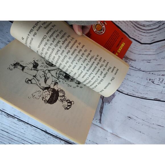 Pee Wee Scout Rosey Noses Freezing Toes And Tricks Or Treats Paper Back Books - Picture 8 of 12